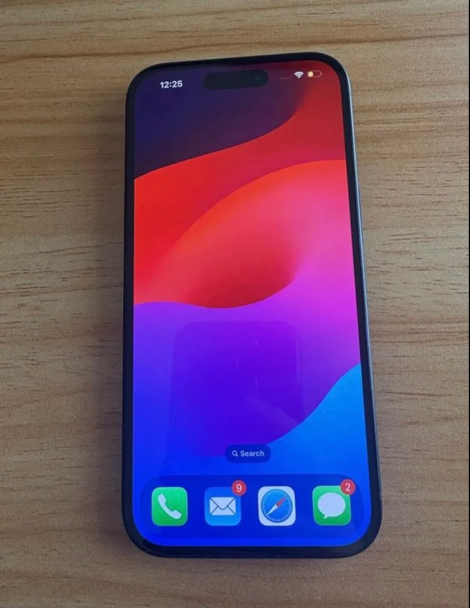 iPhone 15 - Image 3