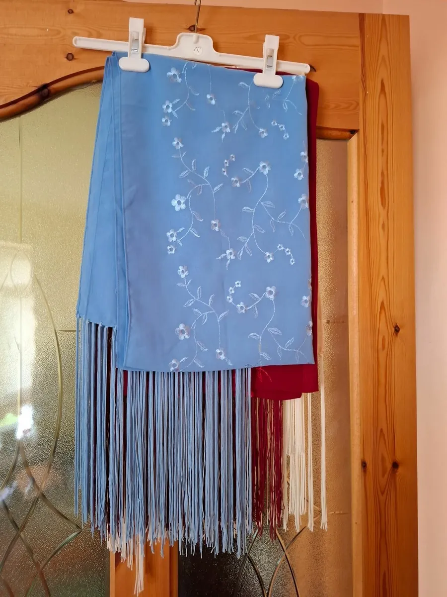 Shawls - Image 1