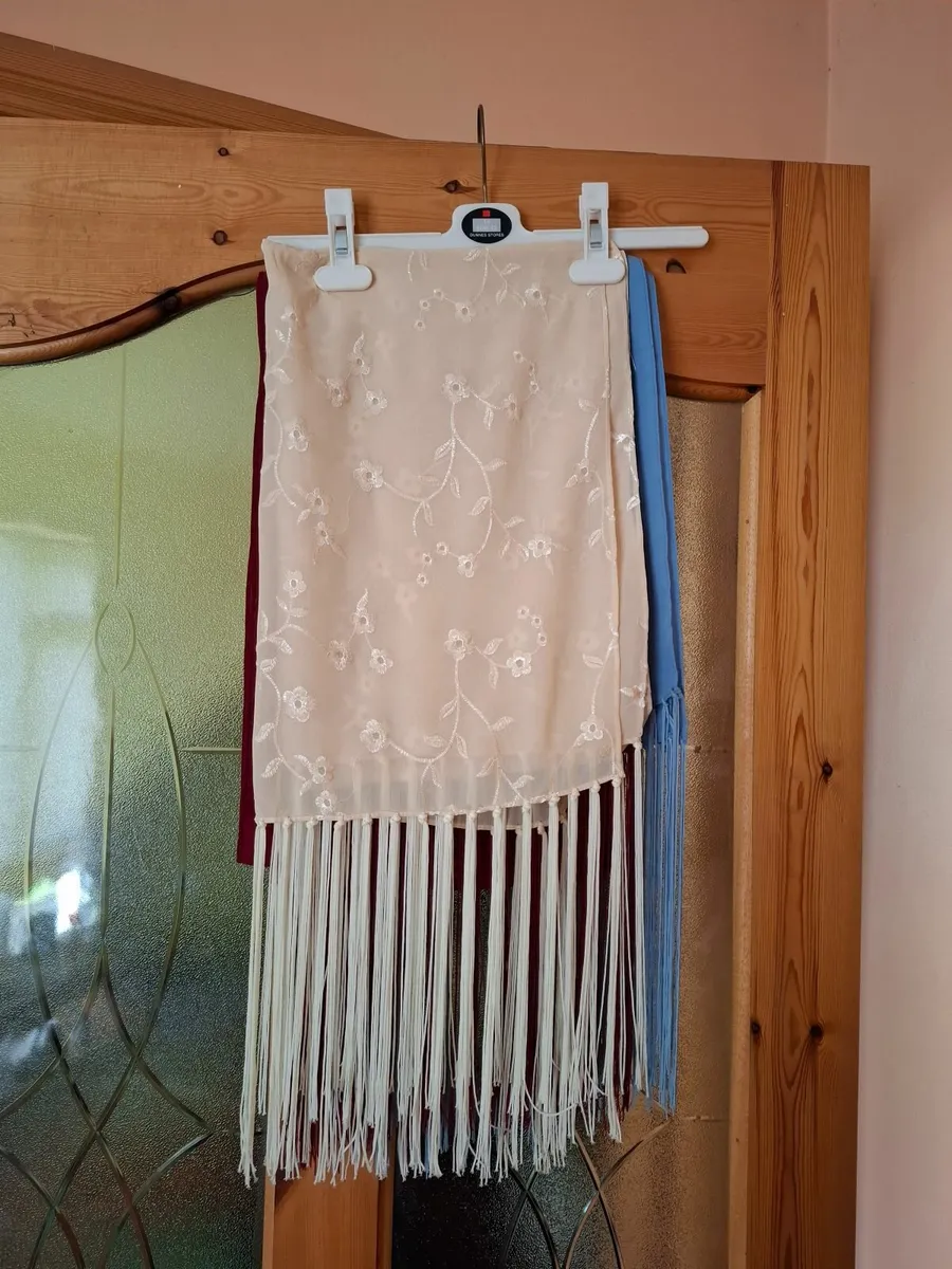Shawls - Image 2