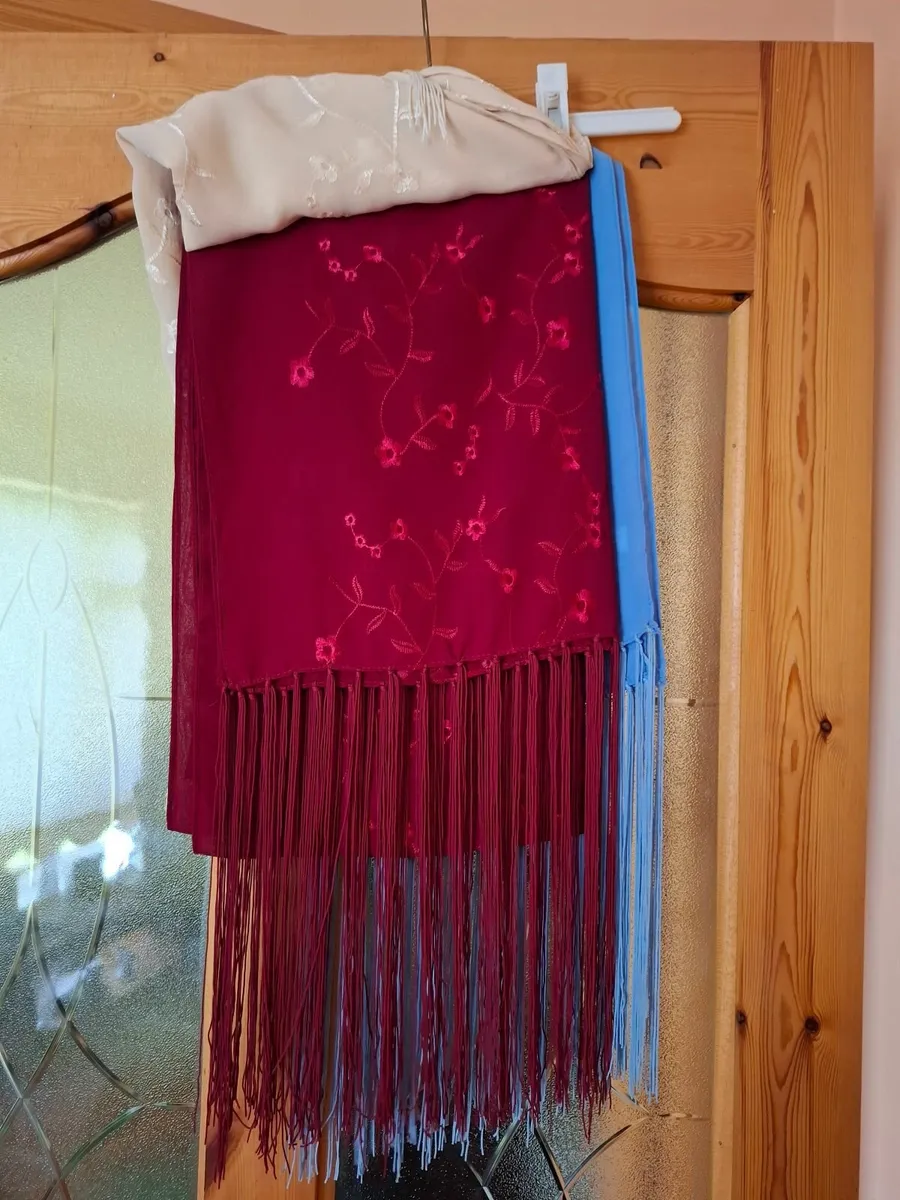 Shawls - Image 3
