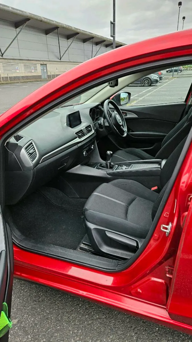 Mazda 3 1.5P 100PS Executive SE - Image 3