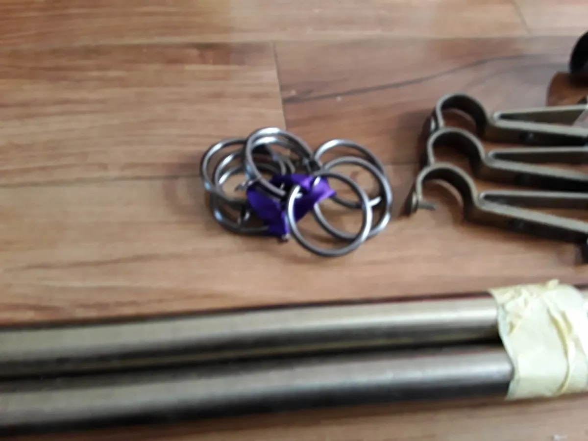 9 ft extendable metal pole eight rings - Image 2