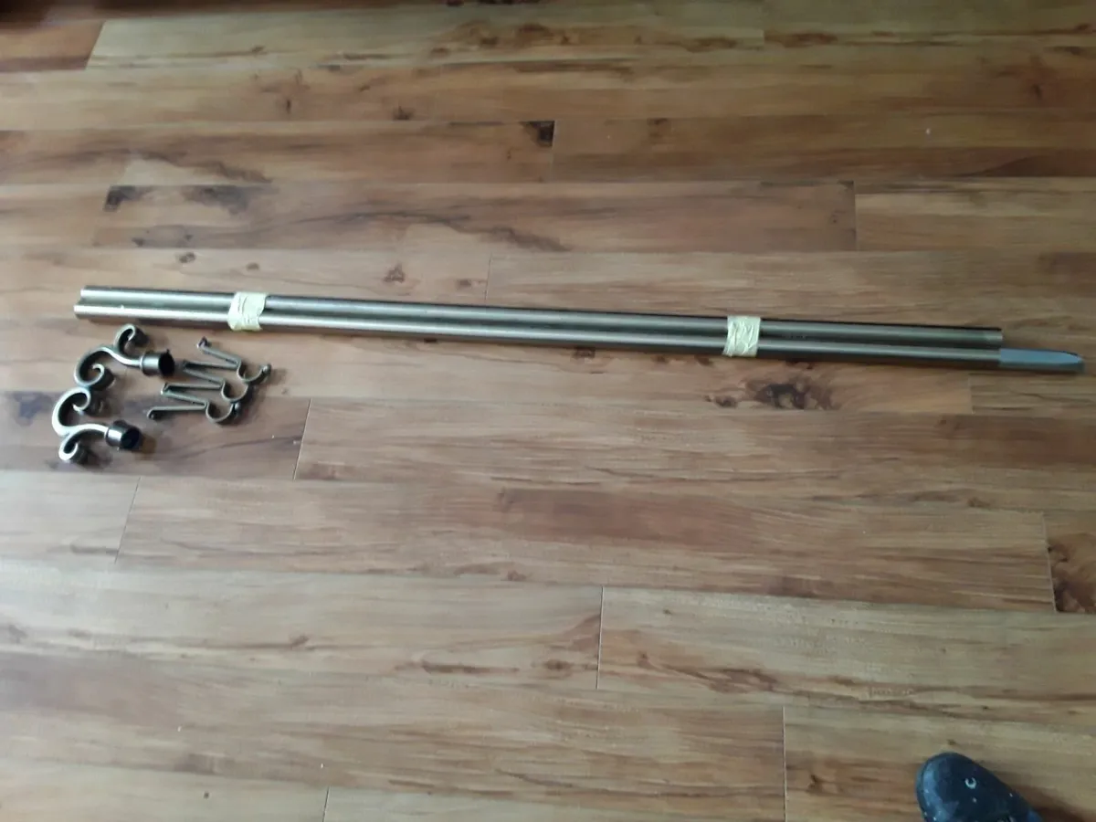 9 ft extendable metal pole eight rings - Image 4