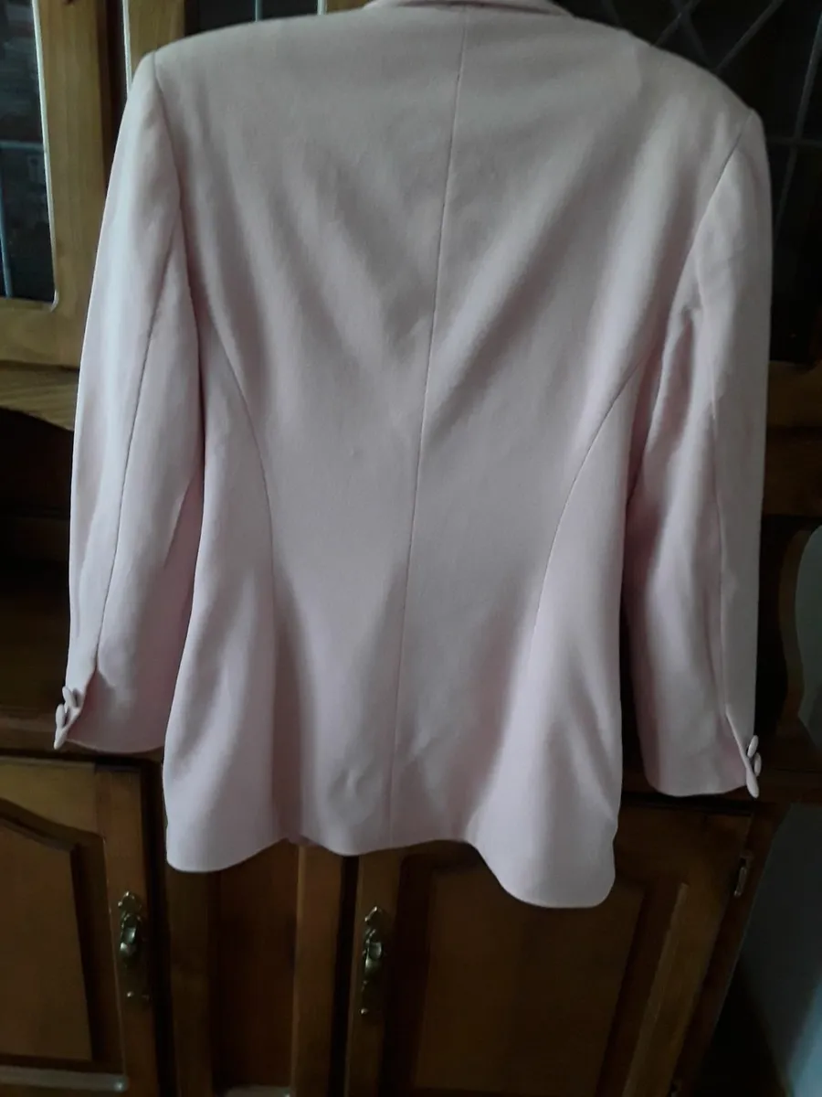 Ladies pale pink designer jacket  cashmear small s - Image 4
