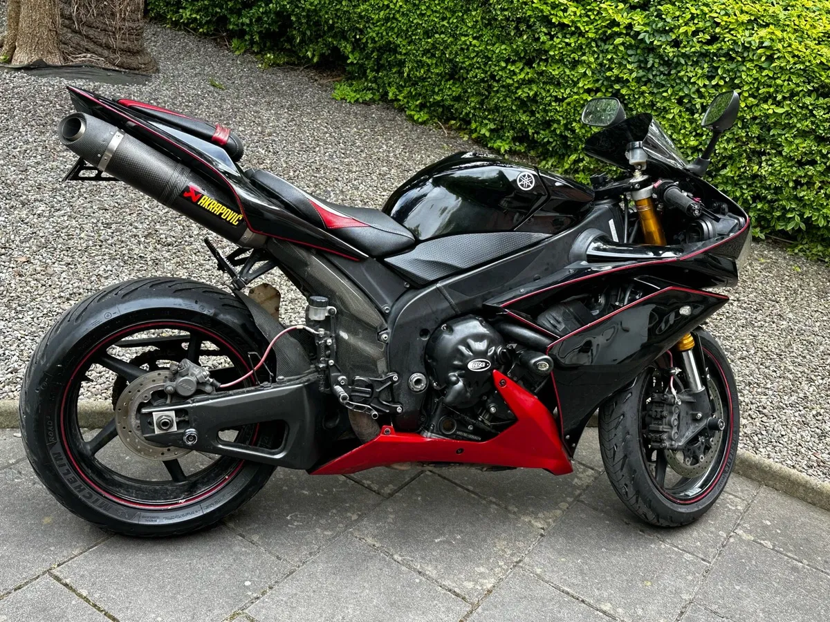 Yamaha R1 - Image 2