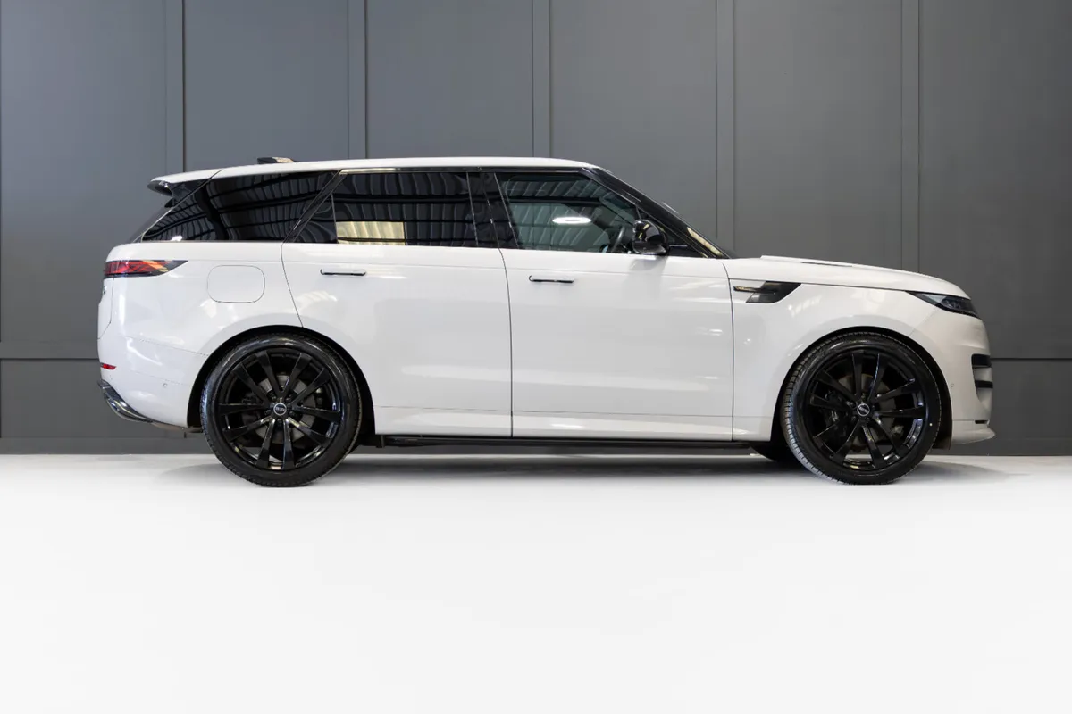 2023 Range Rover Sport D300 2 Seat Commercial - Image 2