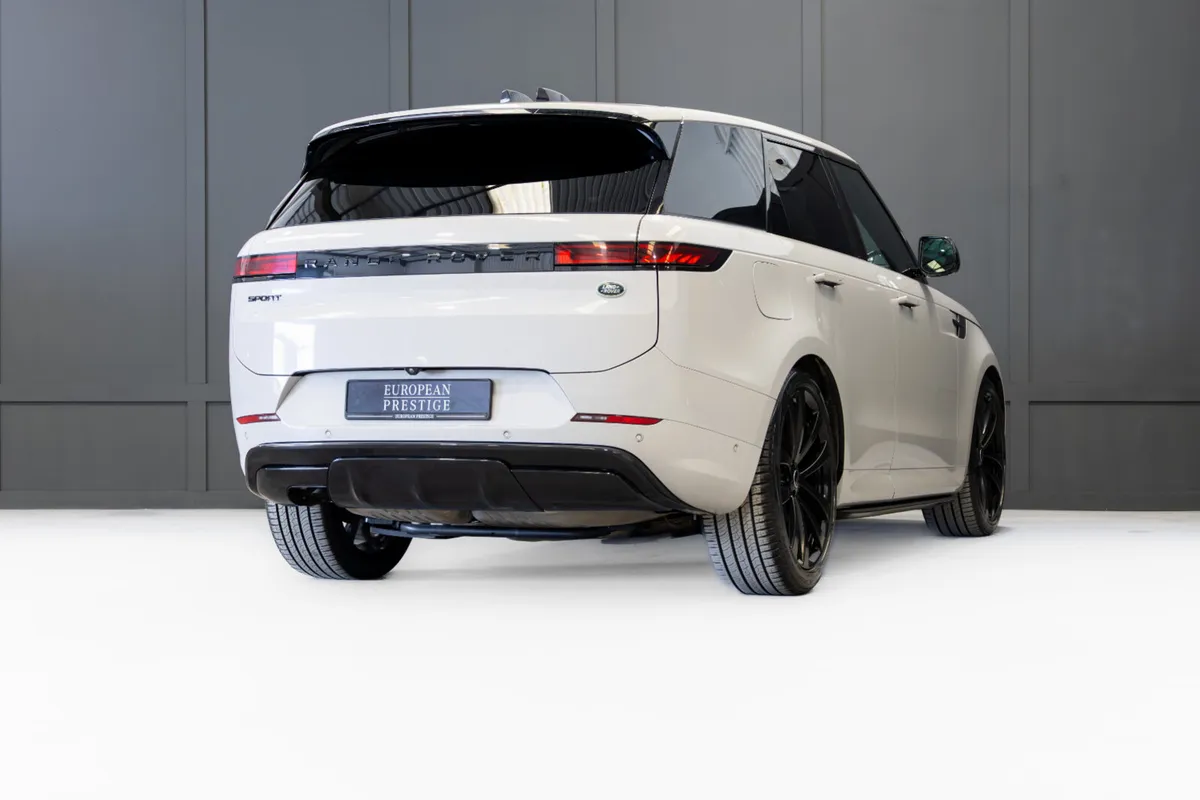 2023 Range Rover Sport D300 2 Seat Commercial - Image 3