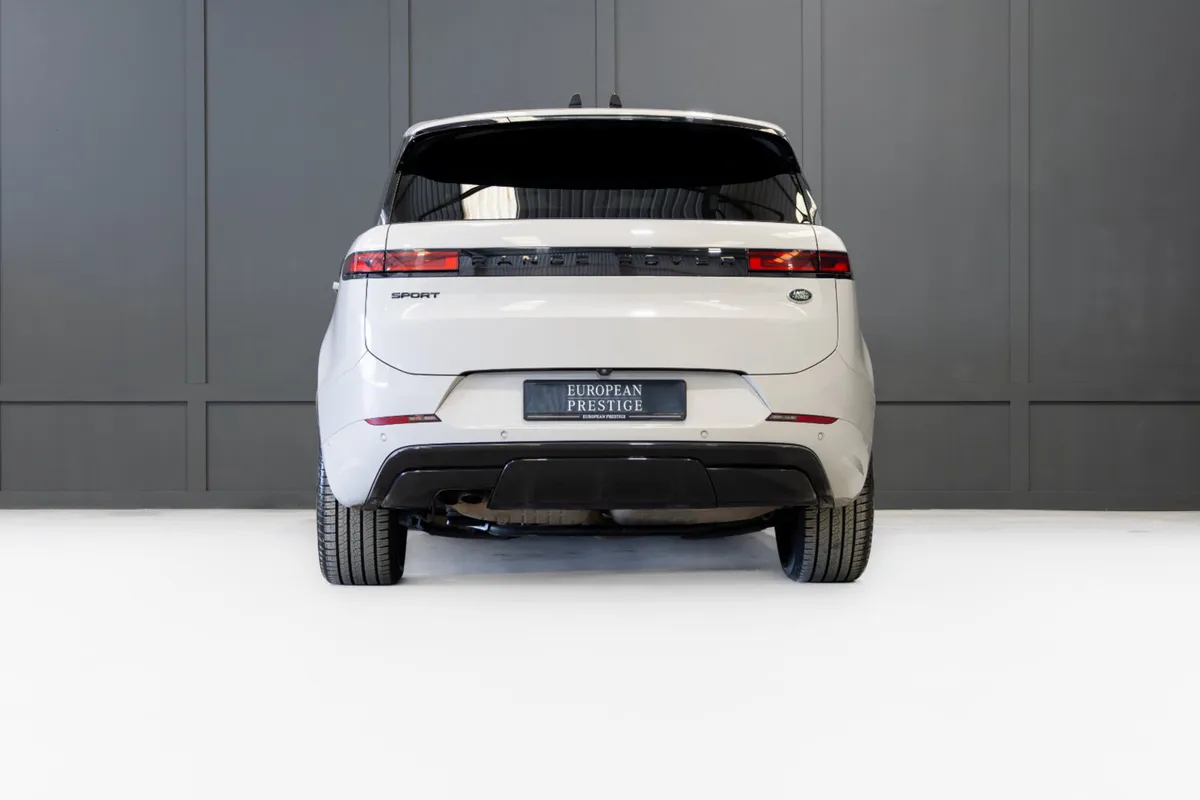 2023 Range Rover Sport D300 2 Seat Commercial - Image 4