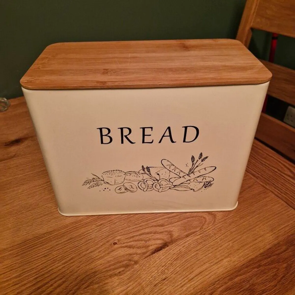 Metal Bread Bin with Bamboo lid/Chopping Board - Image 1