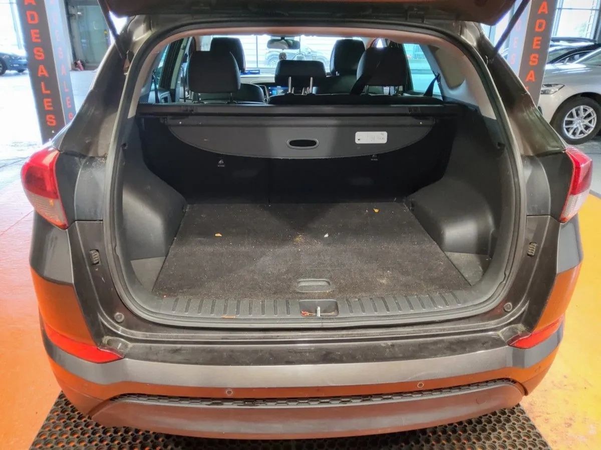 Hyundai Tucson 1.7 D Executive SE - Image 4