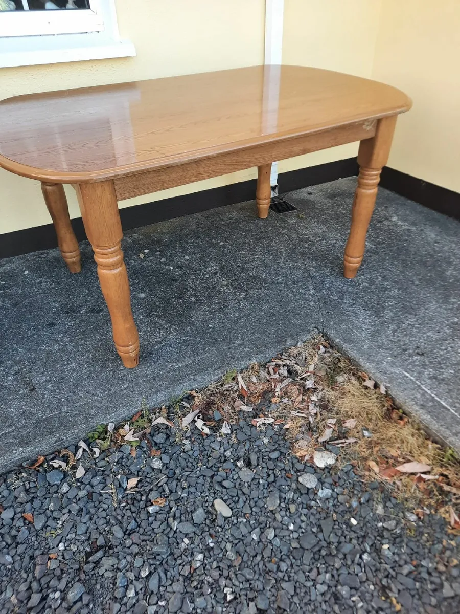 Kitchen table - Image 1