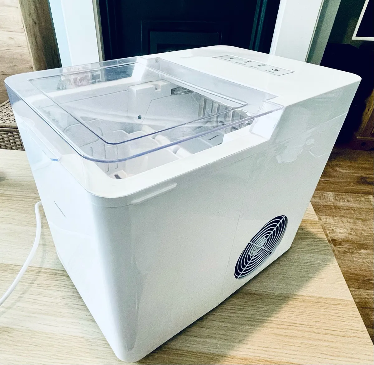 ICE MAKER - Image 1