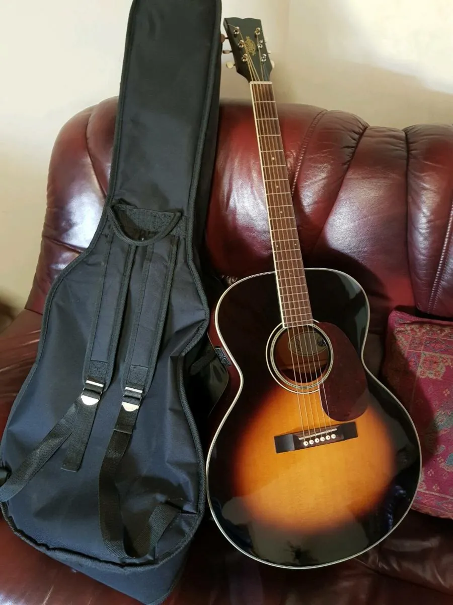 Gibson guitar - Image 4