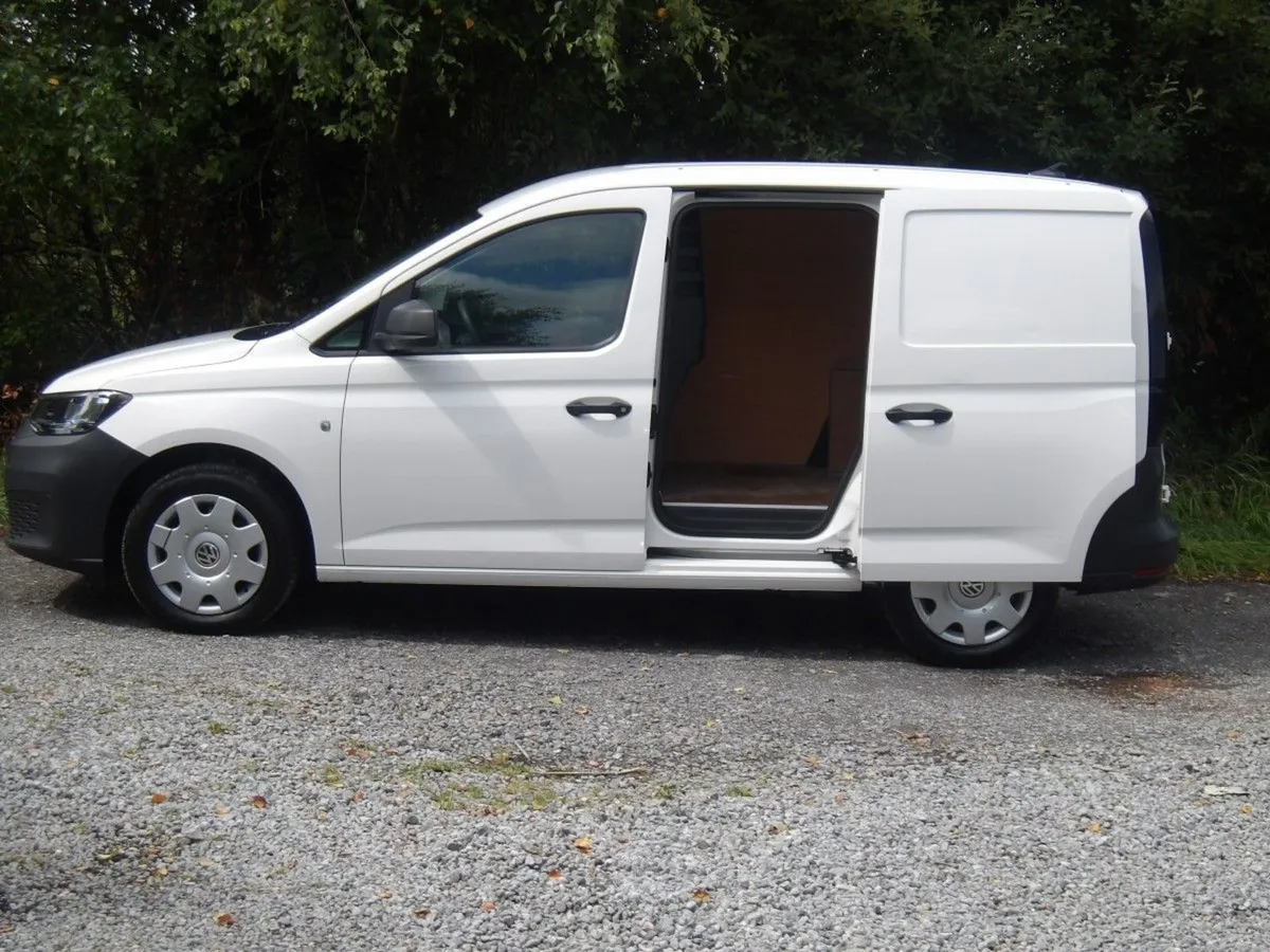 Volkswagen Caddy Caddy Cargo TDI M6F 5DR - Image 4
