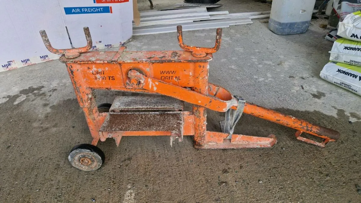 Paving / block guillotine - Image 1