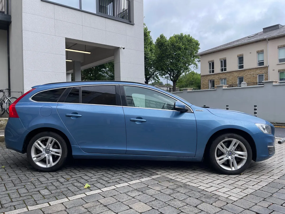 Volvo V60 2017 2.4 DIESEL HYBRID Auto NCT 05/26 - Image 2