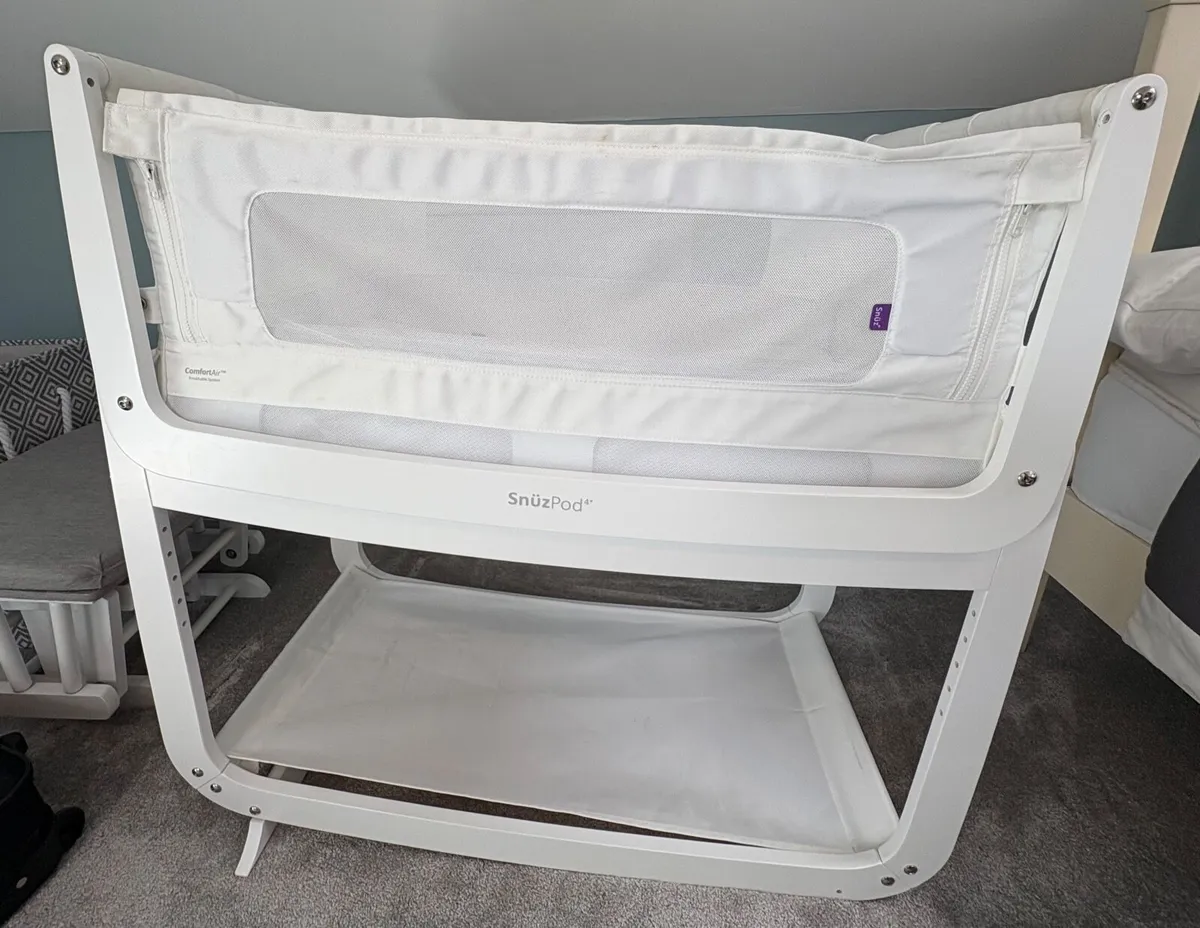 SnuzPod Bedside Crib in White - Image 1