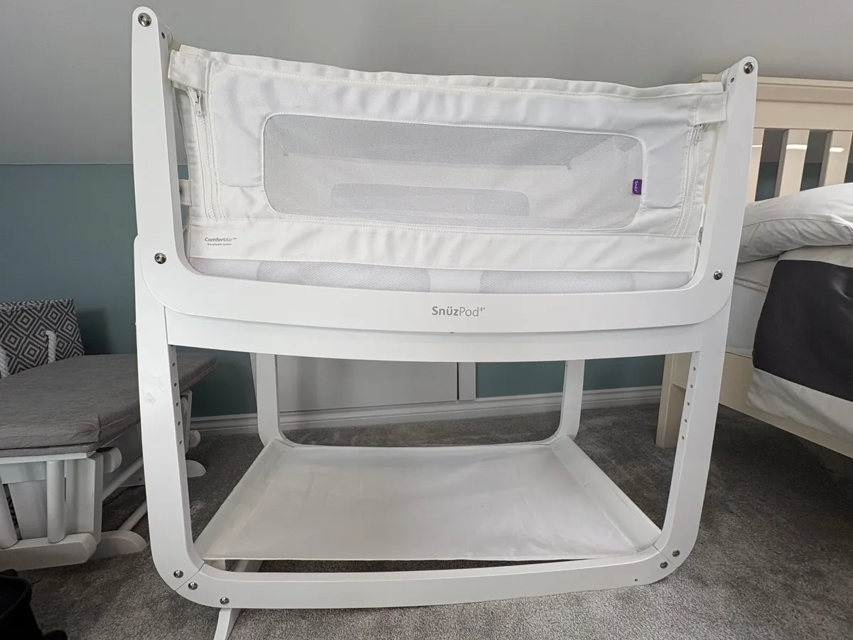 SnuzPod Bedside Crib in White - Image 2