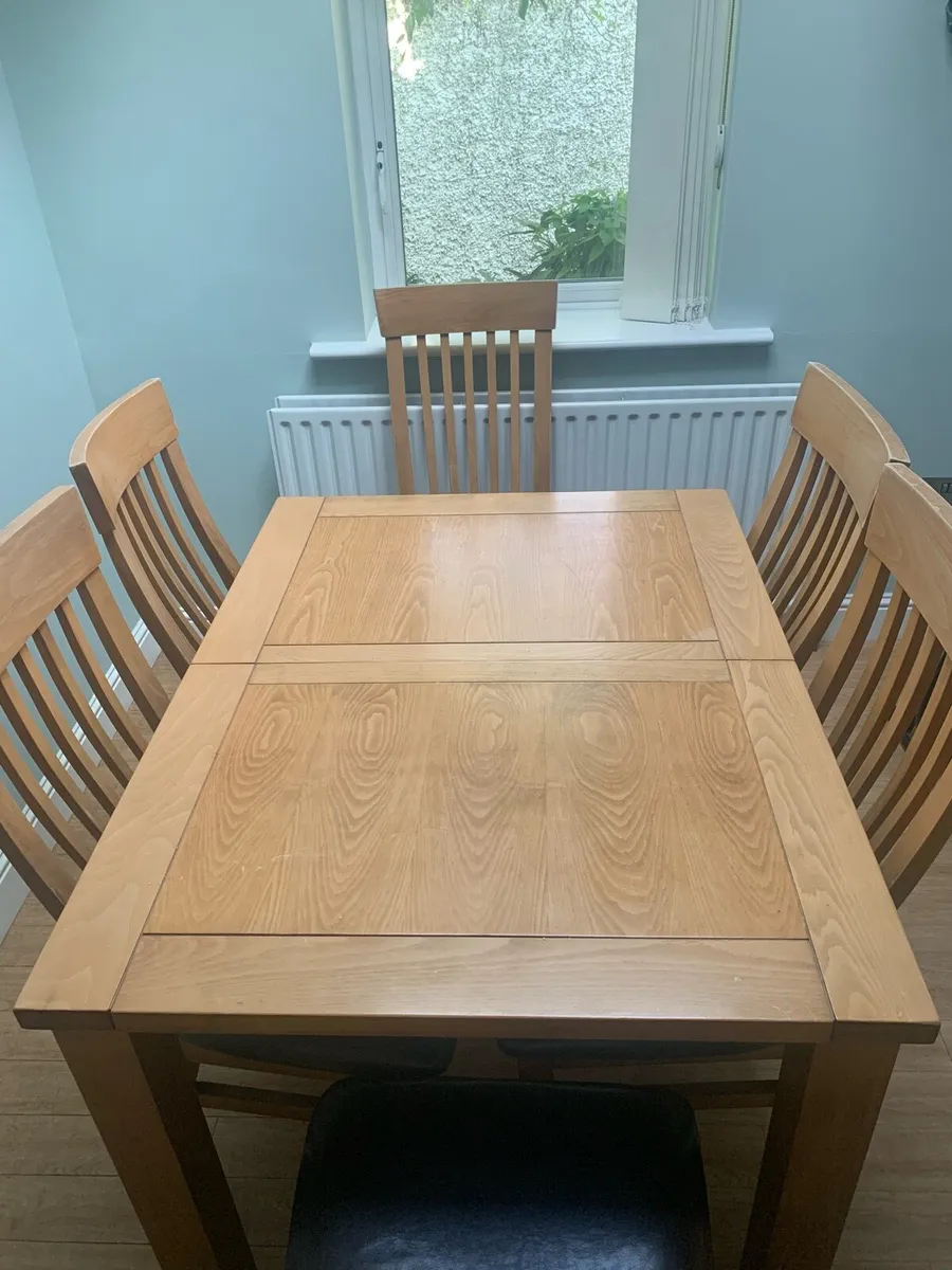 Tables and chairs - Image 1