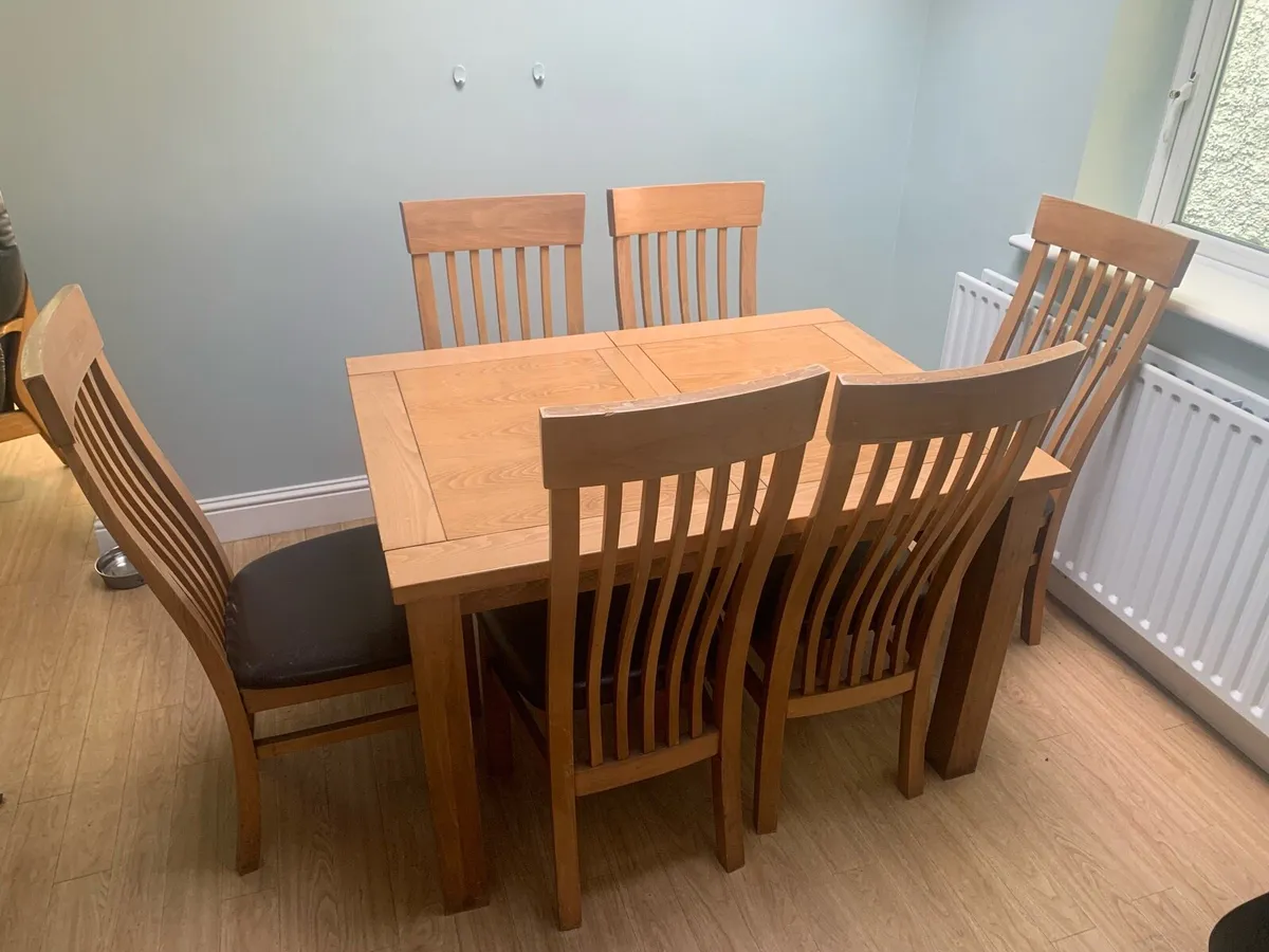 Tables and chairs - Image 3