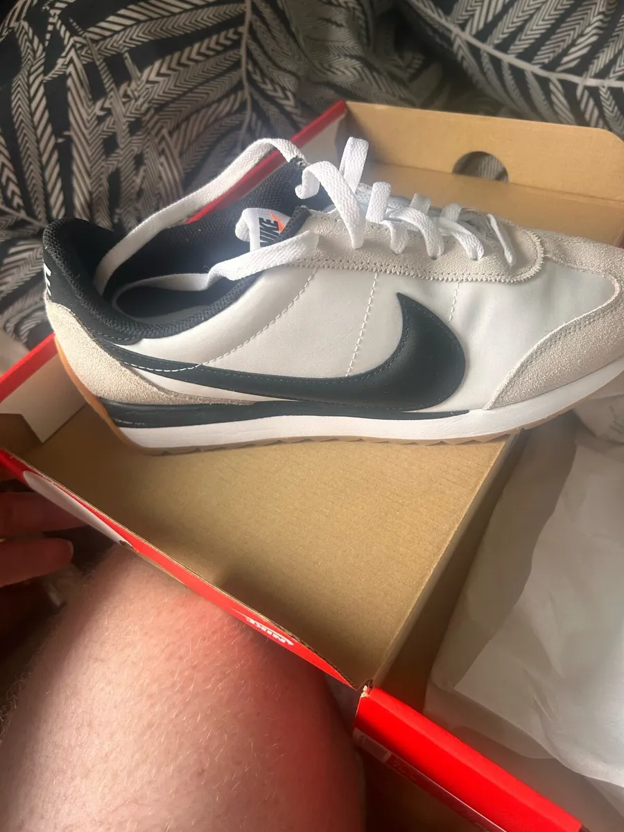 Men’s trainers - Image 1