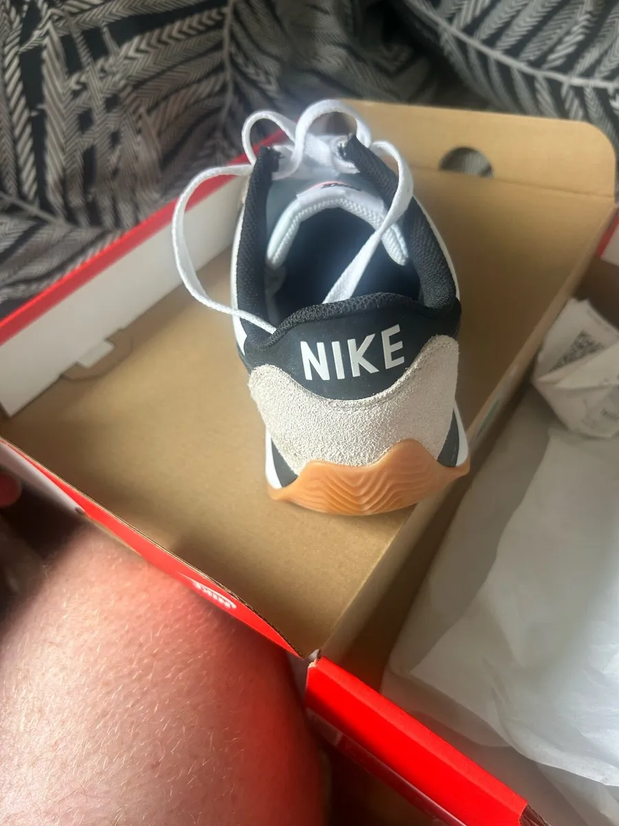 Men’s trainers - Image 2