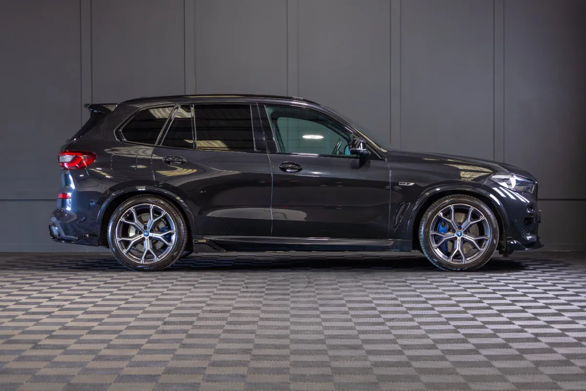 222 BMW X5 X-Drive 45e M-Sport - Image 2