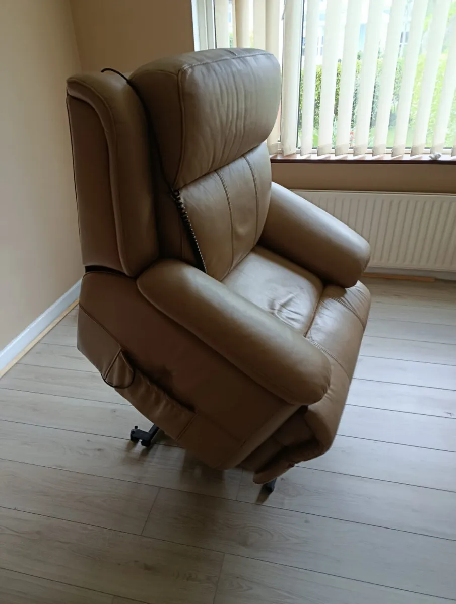 Leather Power lift up recliner - Image 2