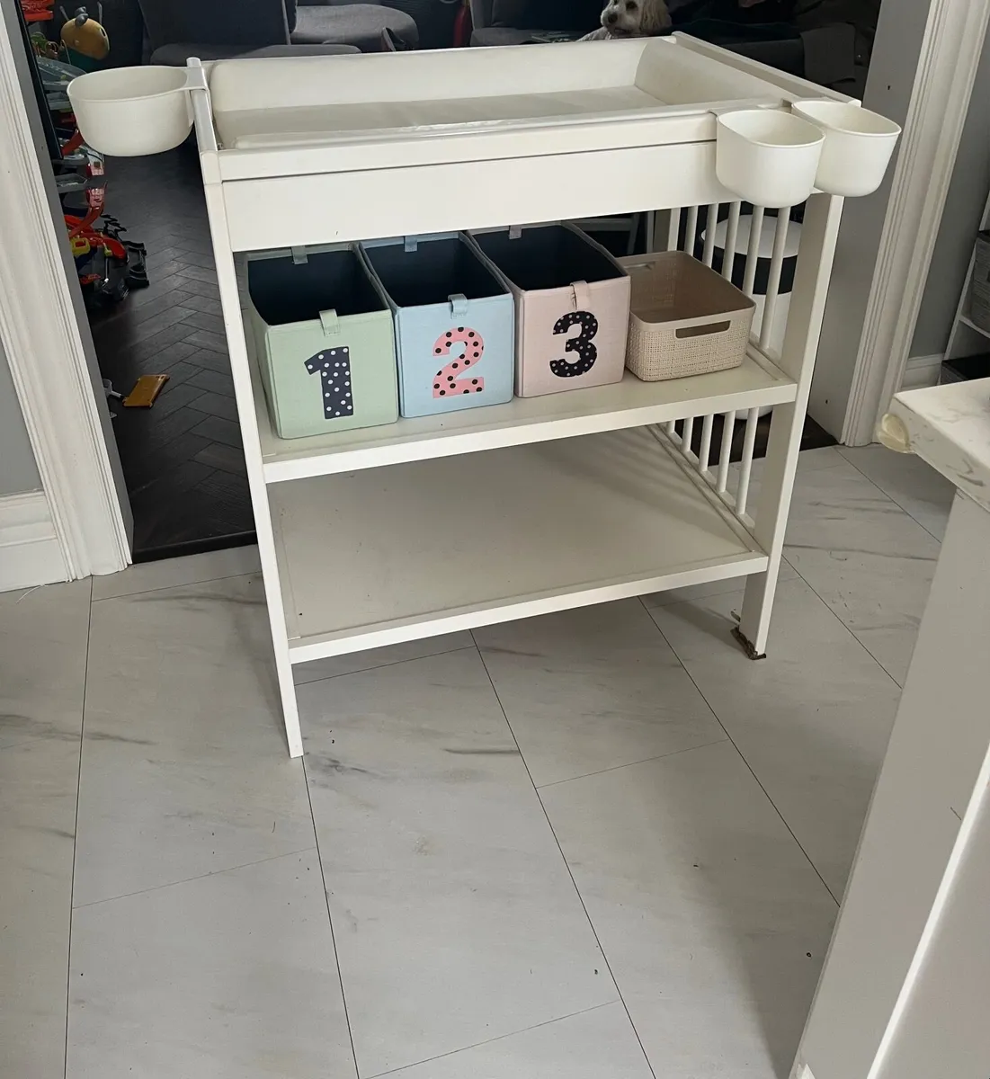 Baby changing table - Image 1