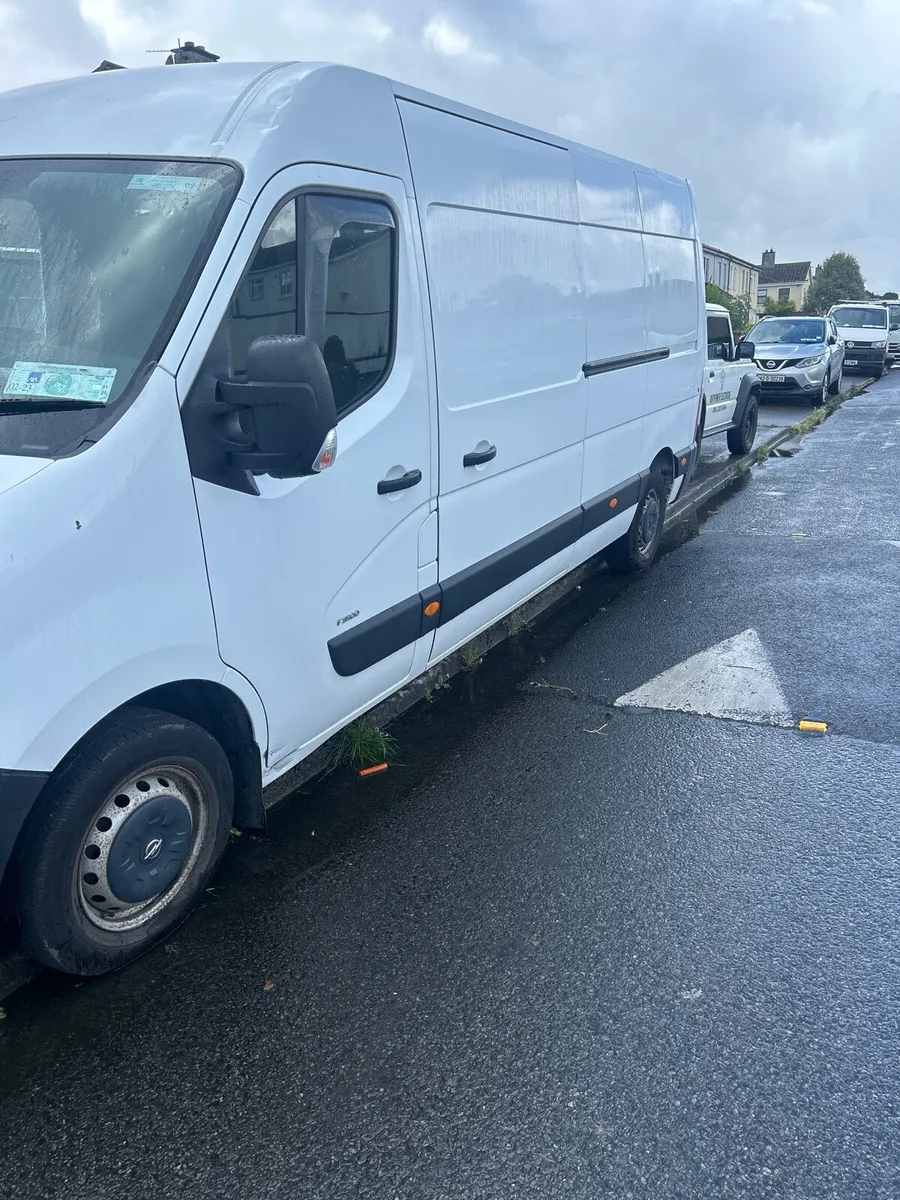 Van - Image 2