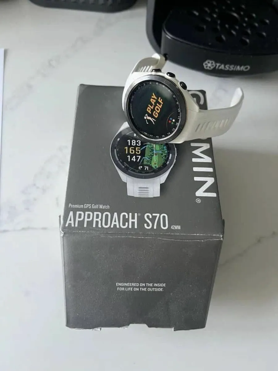 Approach S70 42mm golf watch - Image 4