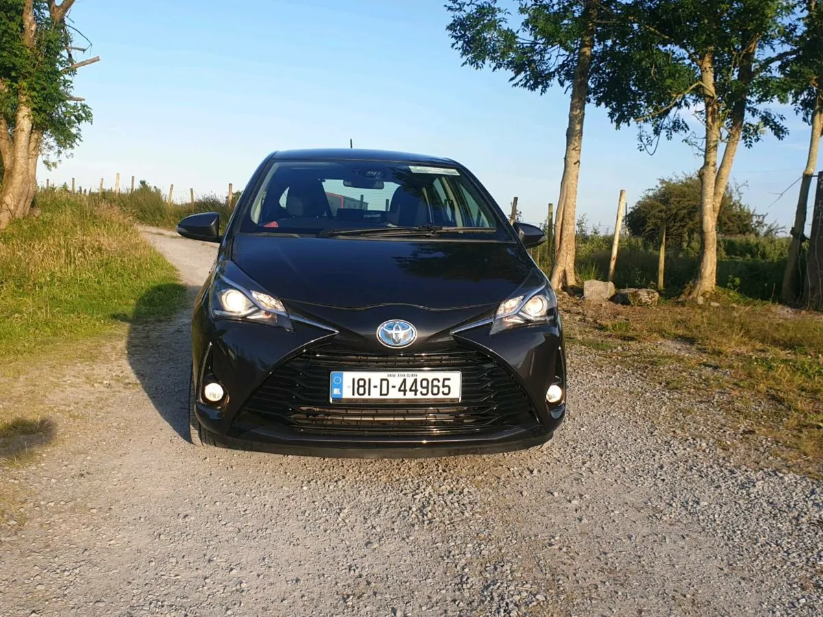 2018 Toyota Yaris Hybrid LOW LOW MILEAGE !! - Image 2