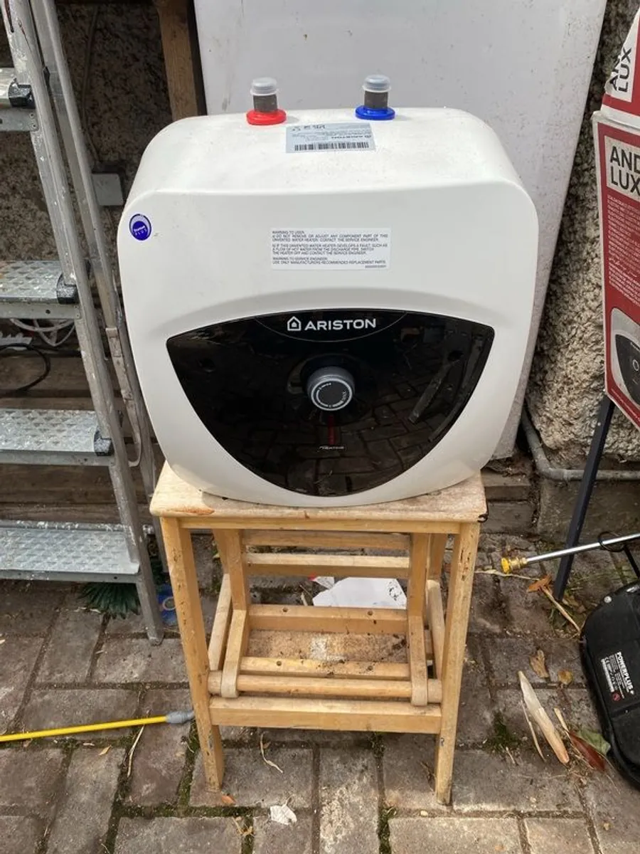 Water heater brand-new still inbox 10 L Aristotle. - Image 1