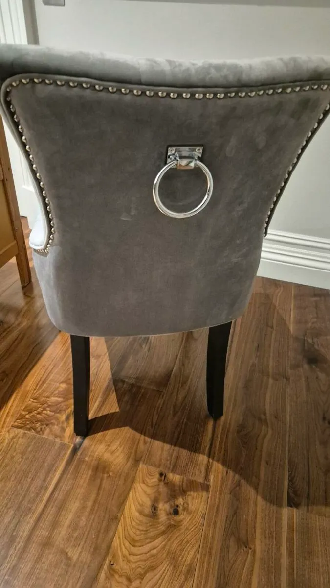 Excellent Condition Cushioned Chair - Image 3
