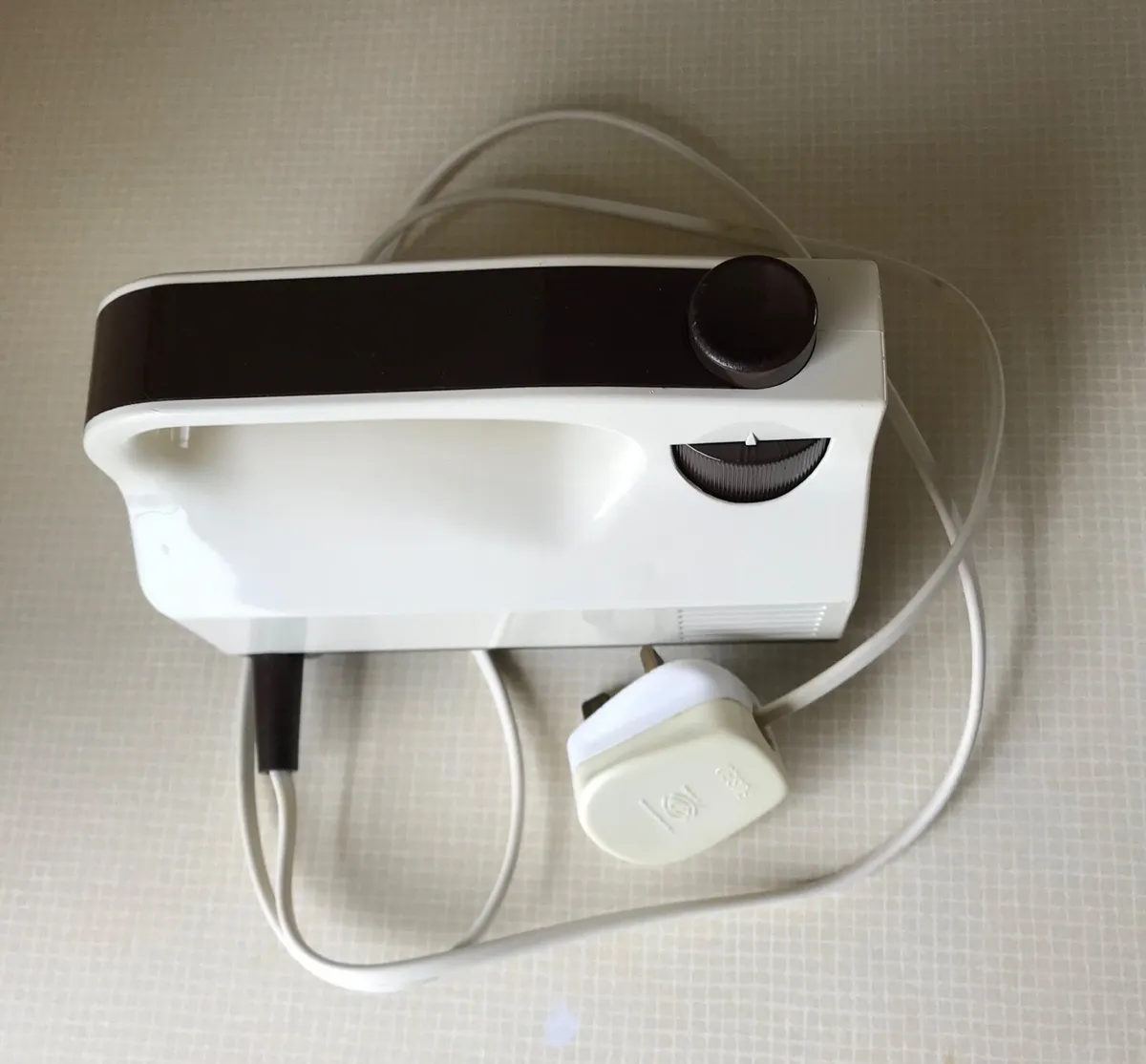 Hand Mixer - Image 2