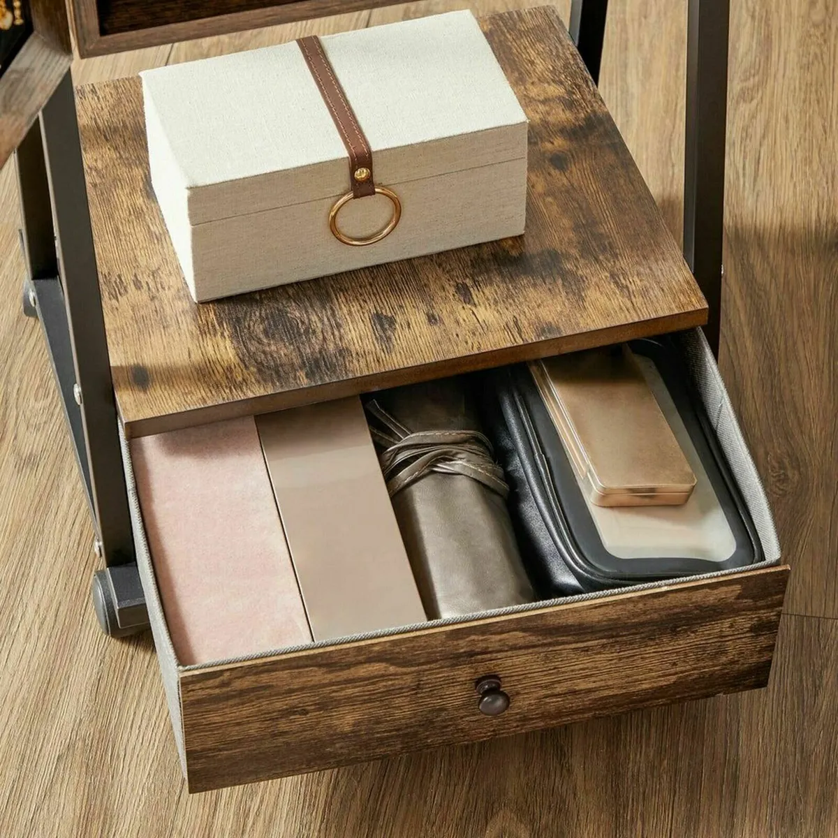 New Make Up Jewellery Storage Mirror-FREE Delivery - Image 4