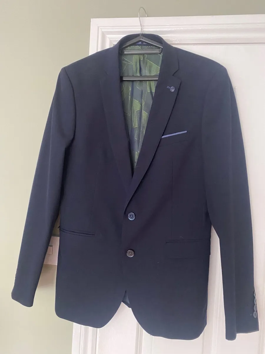 Men’s 3 Piece Suit - Image 1