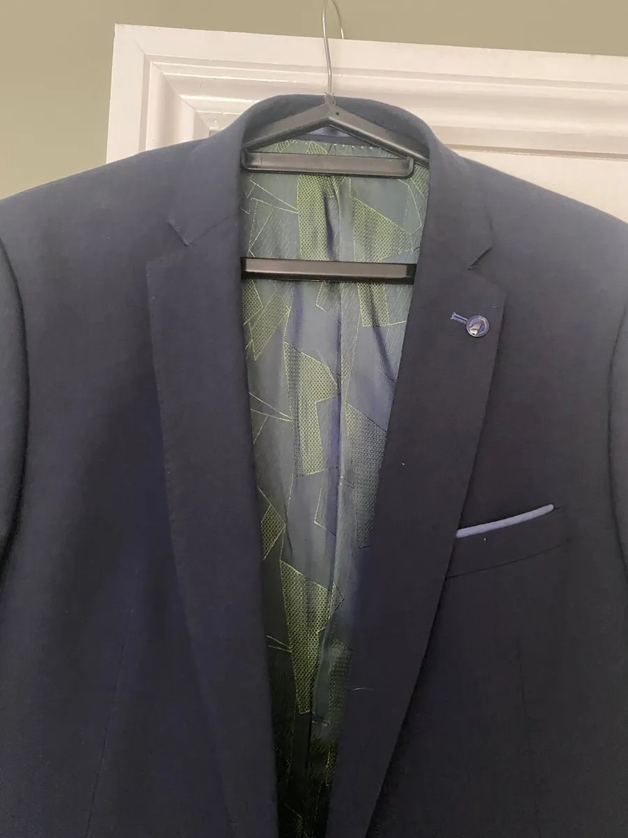 Men’s 3 Piece Suit - Image 2
