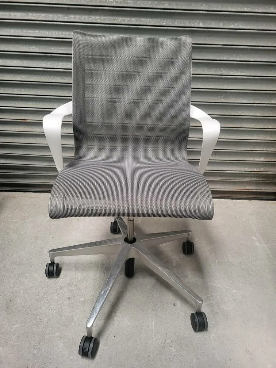 Herman Miller Setu Office Chairs. Mint Condition. - Image 2