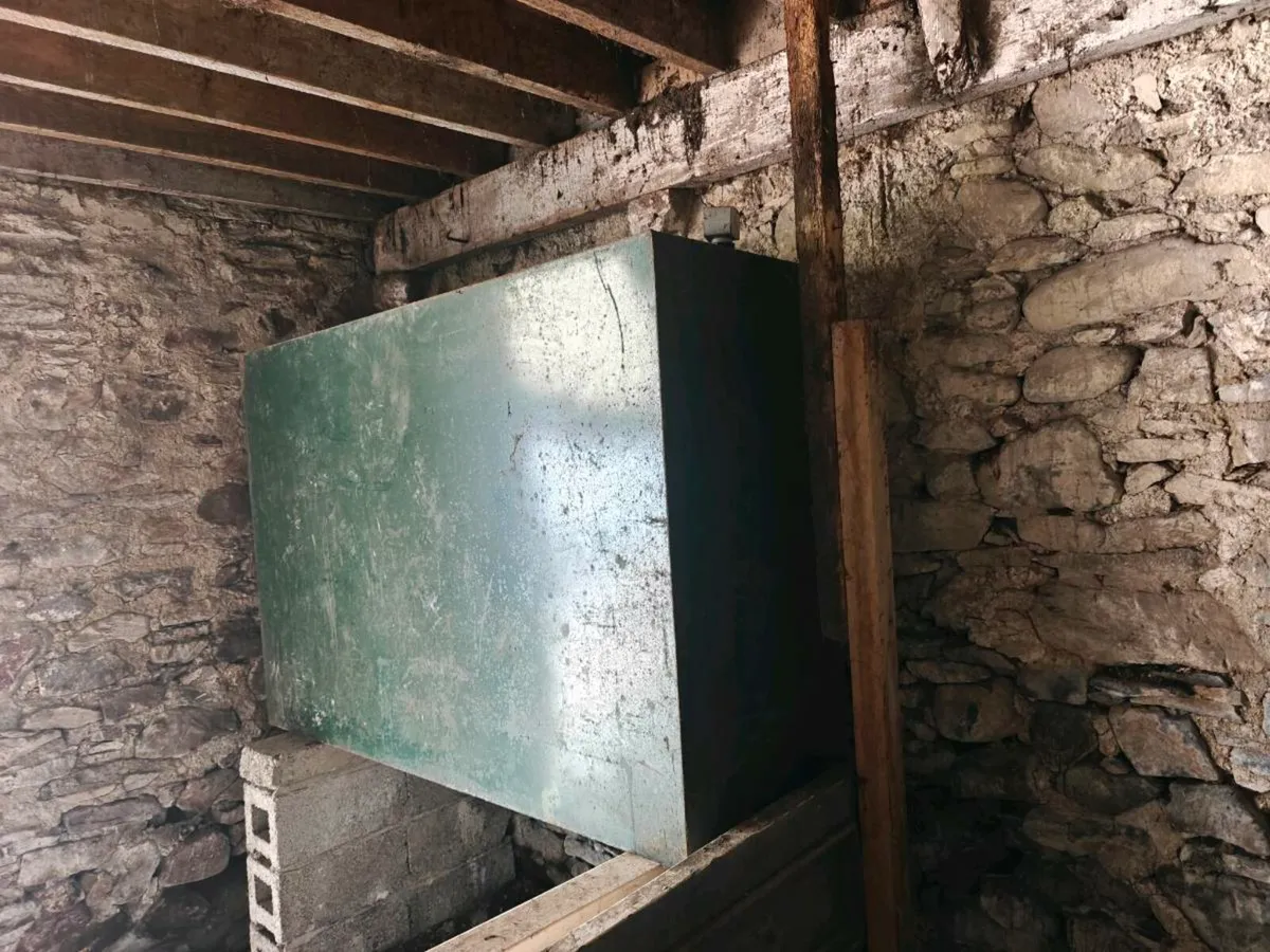 Large oil tank - Image 2