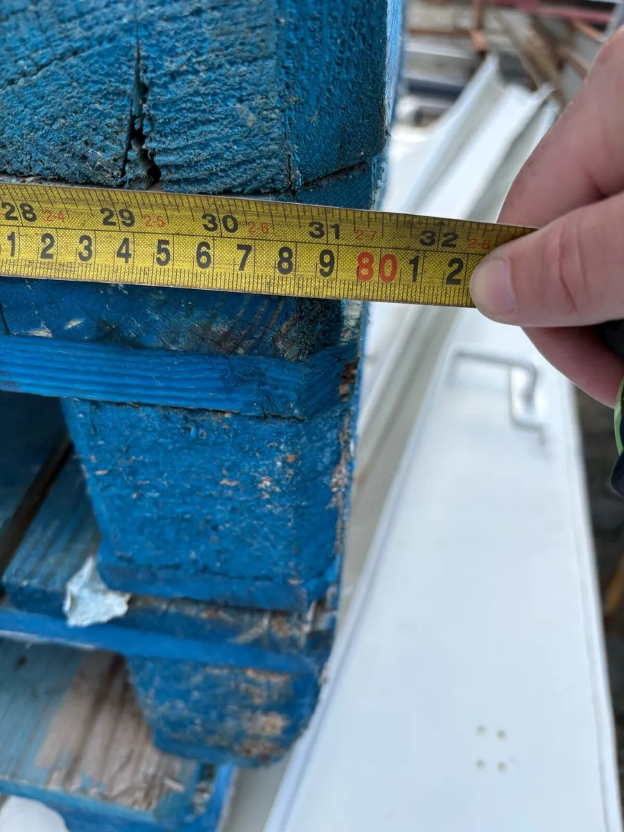 Blue wooden pallets good condition - Image 2