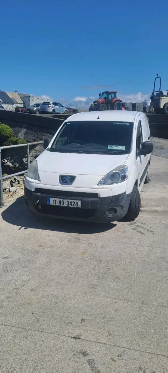 Van - Image 1