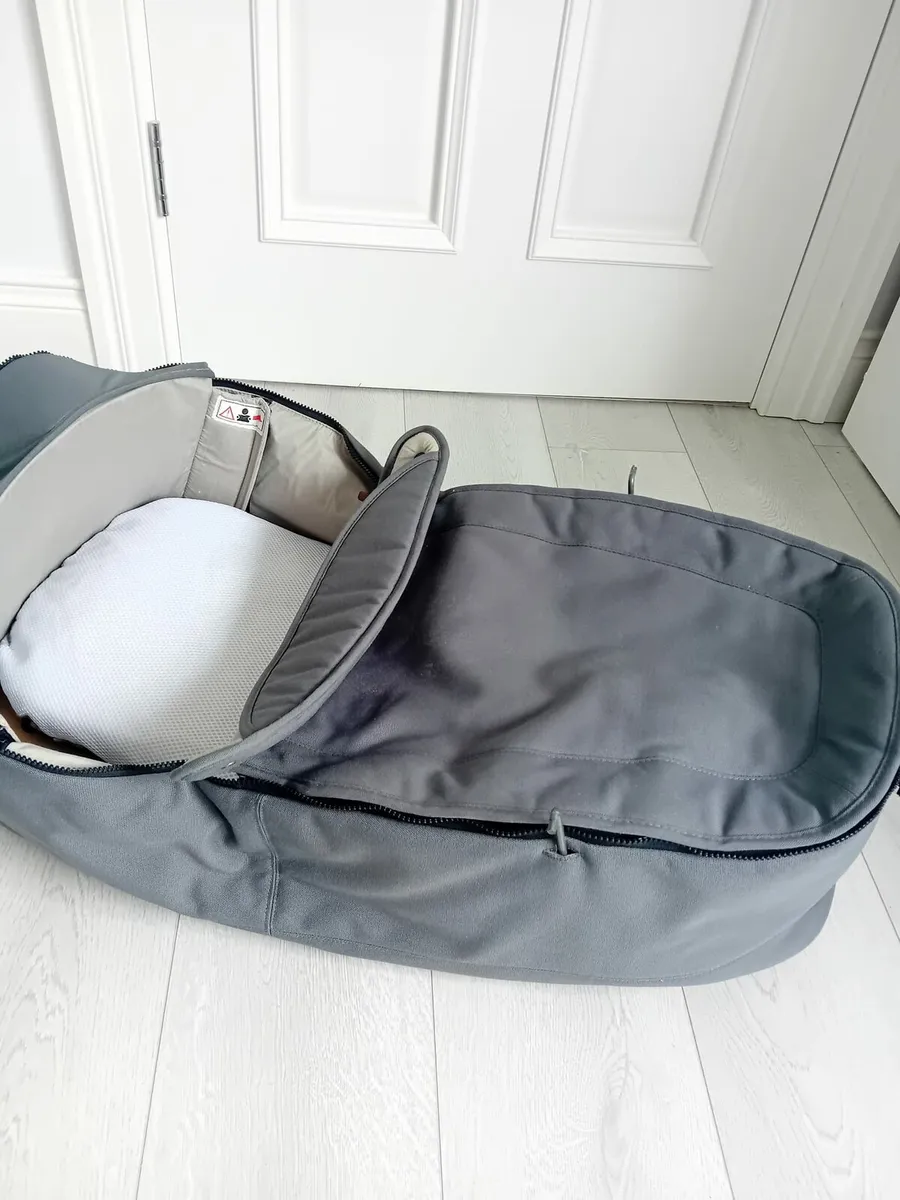 Joolz Geo 2 buggy and Maxi cosi car seat - Image 4