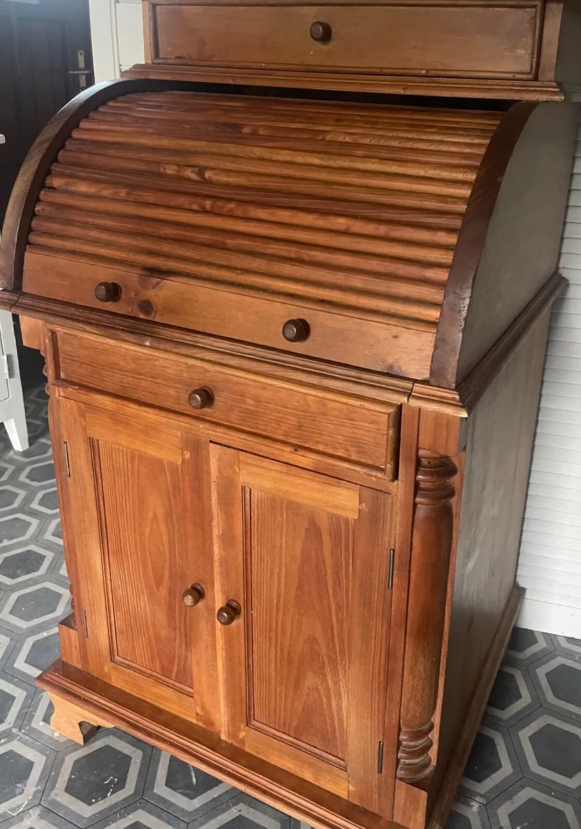 Solid pine neat bookcase/bureau - Image 2