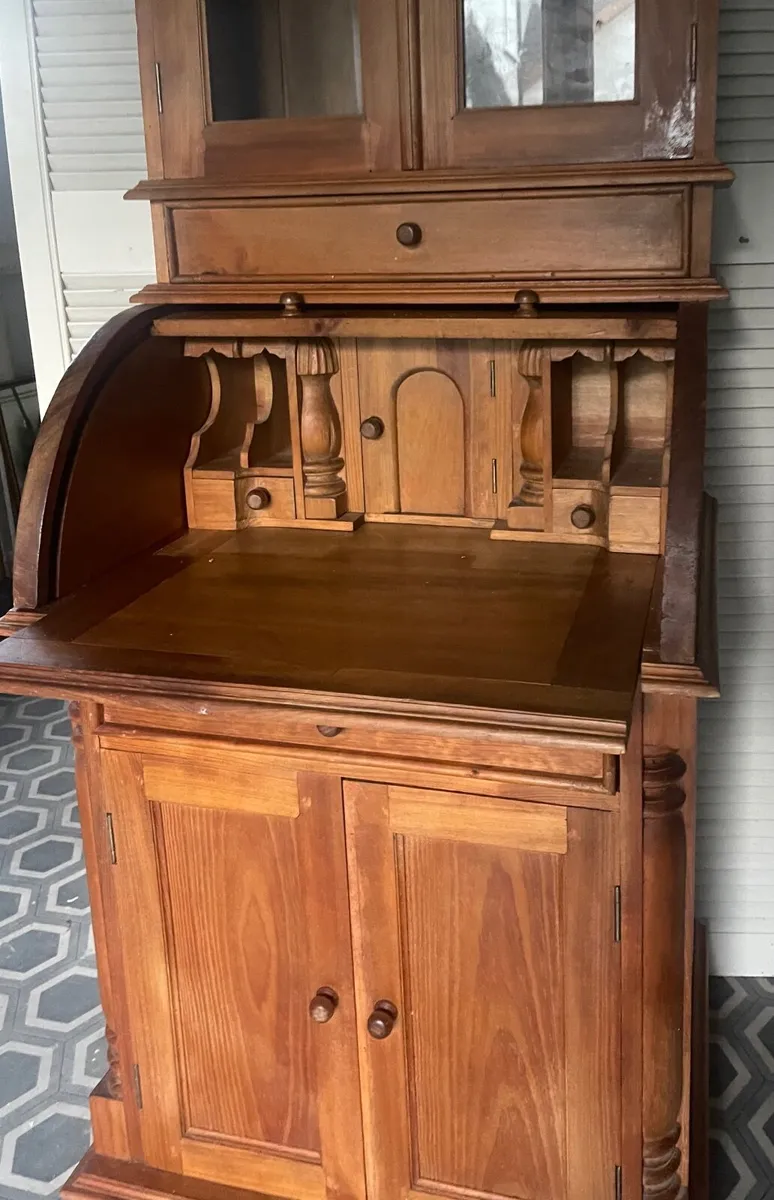 Solid pine neat bookcase/bureau - Image 3