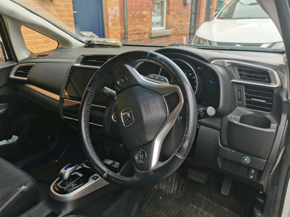 Honda Fit Hybrid - Image 4