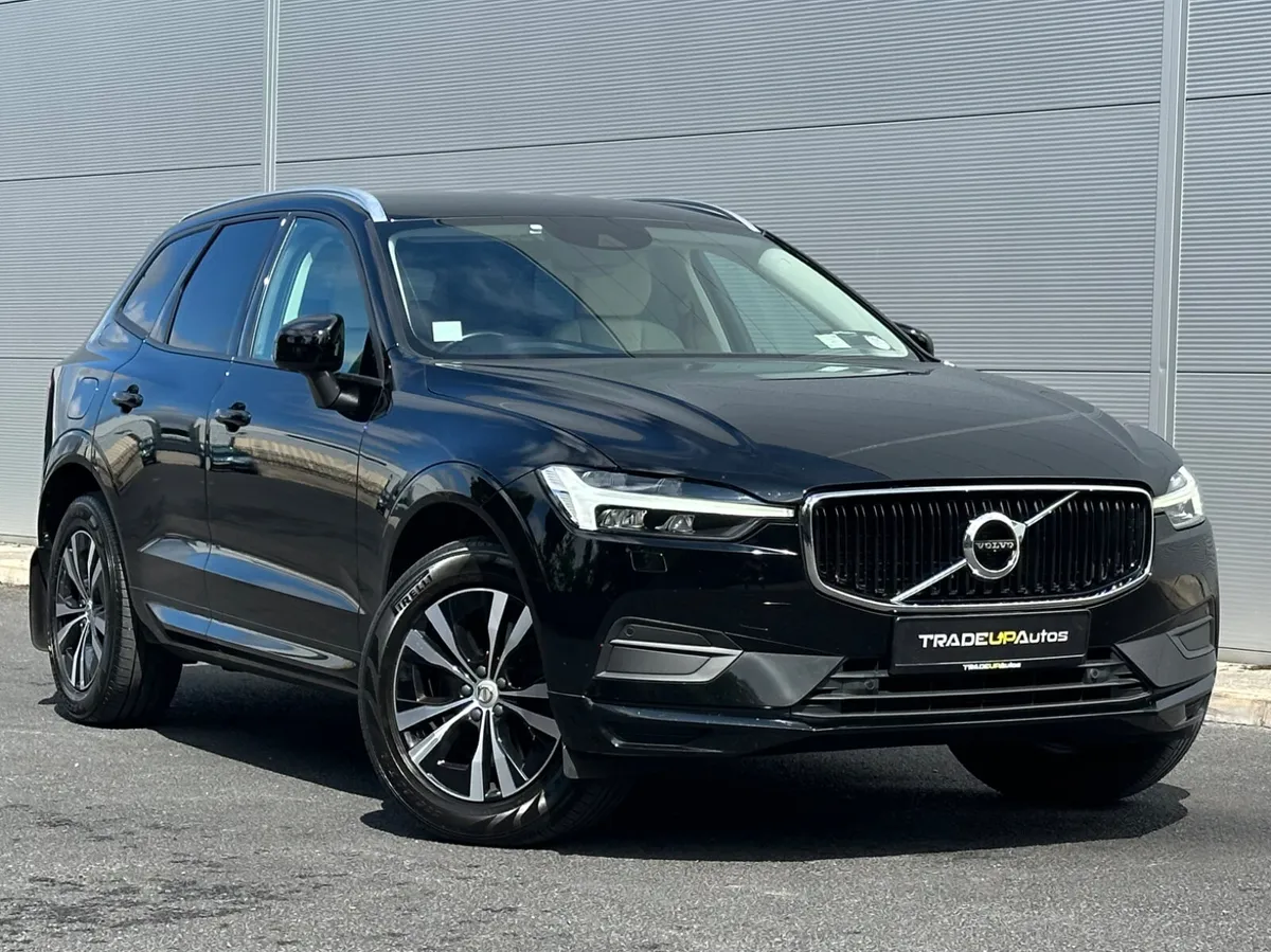Volvo XC60 B4 2.0D Momentum *NewModel - Image 1
