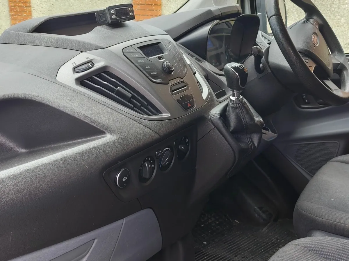 Ford Transit Custom 2018 - Image 2