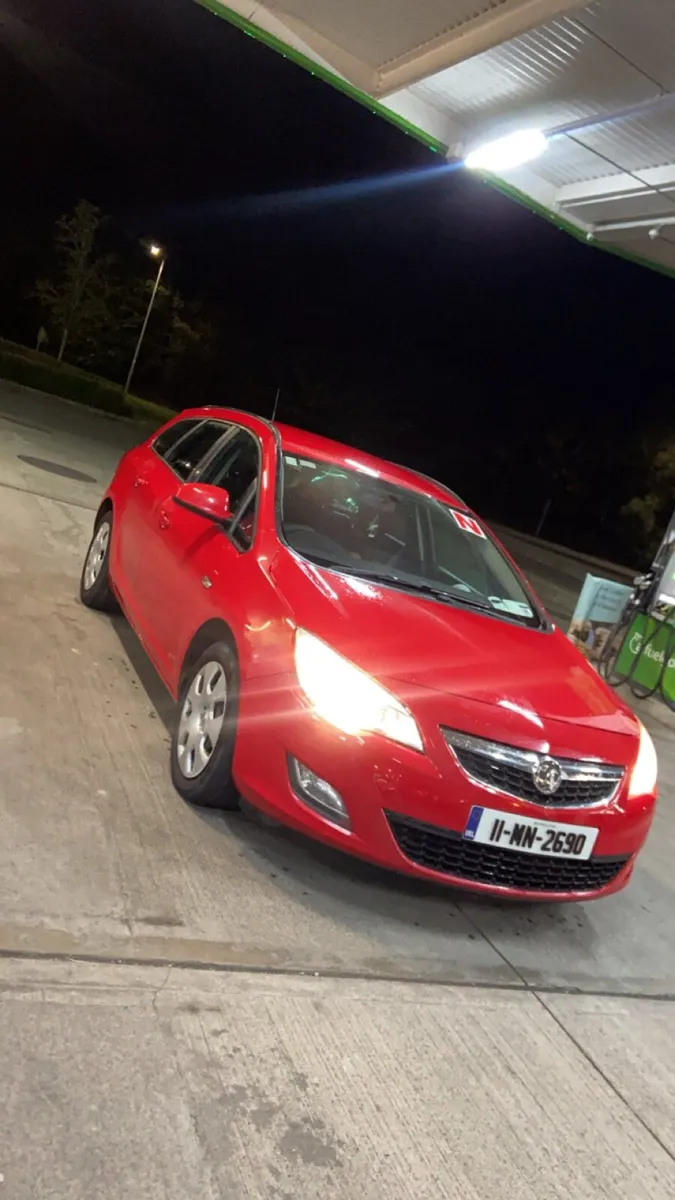 Vauxhall Astra 1.3 CDTI Estate - Image 1