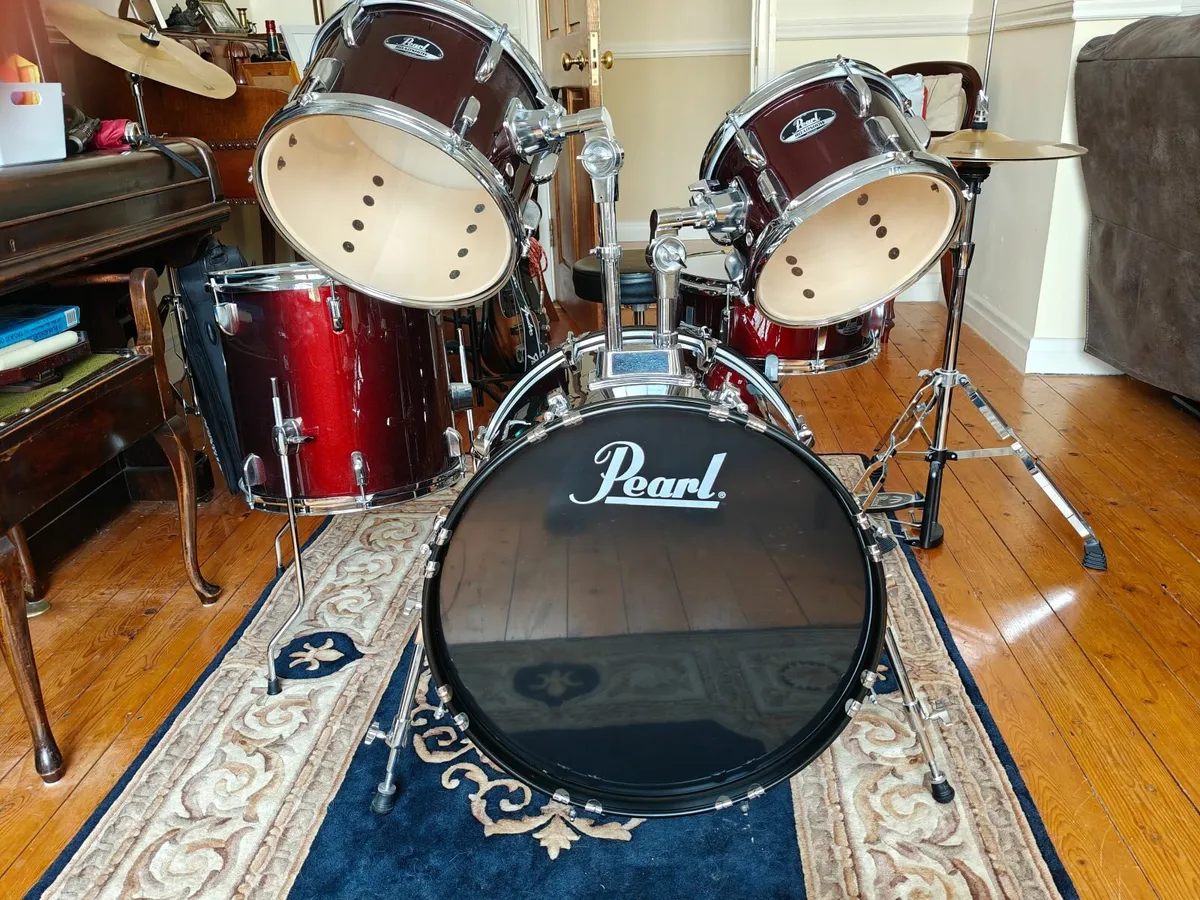 Pearl Roadshow Drumkit - Image 1